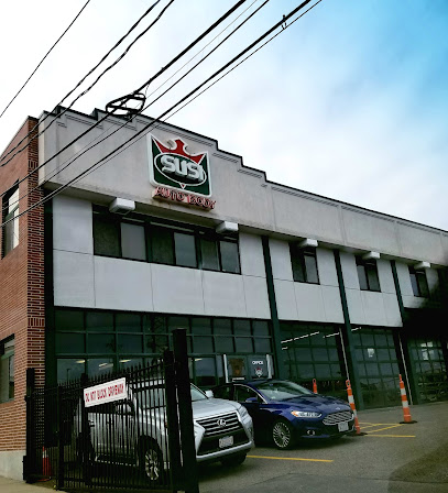 susi-auto-body-boston - Auto Service Shop