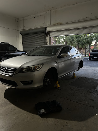 Lightning Wheels and Tires LLC