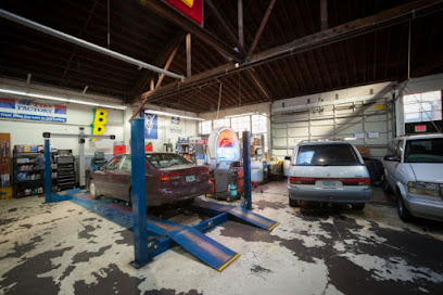 Everett Street Autoworks Mechanics