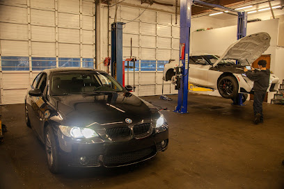 bays-auto-repair-collision-services-seattle - Auto Service Shop